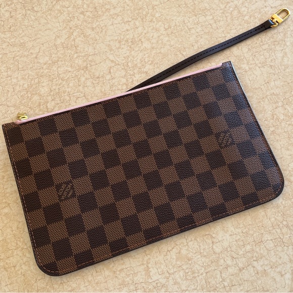 Louis Vuitton Neverfull pouch BRAND NEW - Picture 6 of 7
